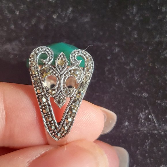 Genuine Green Agate, Marcasite and Sterling Silver Ring, size 7 - Picture 8 of 10